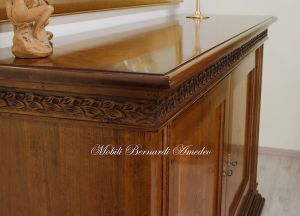Classic sideboard in solid walnut with mother-of-pearl inlays